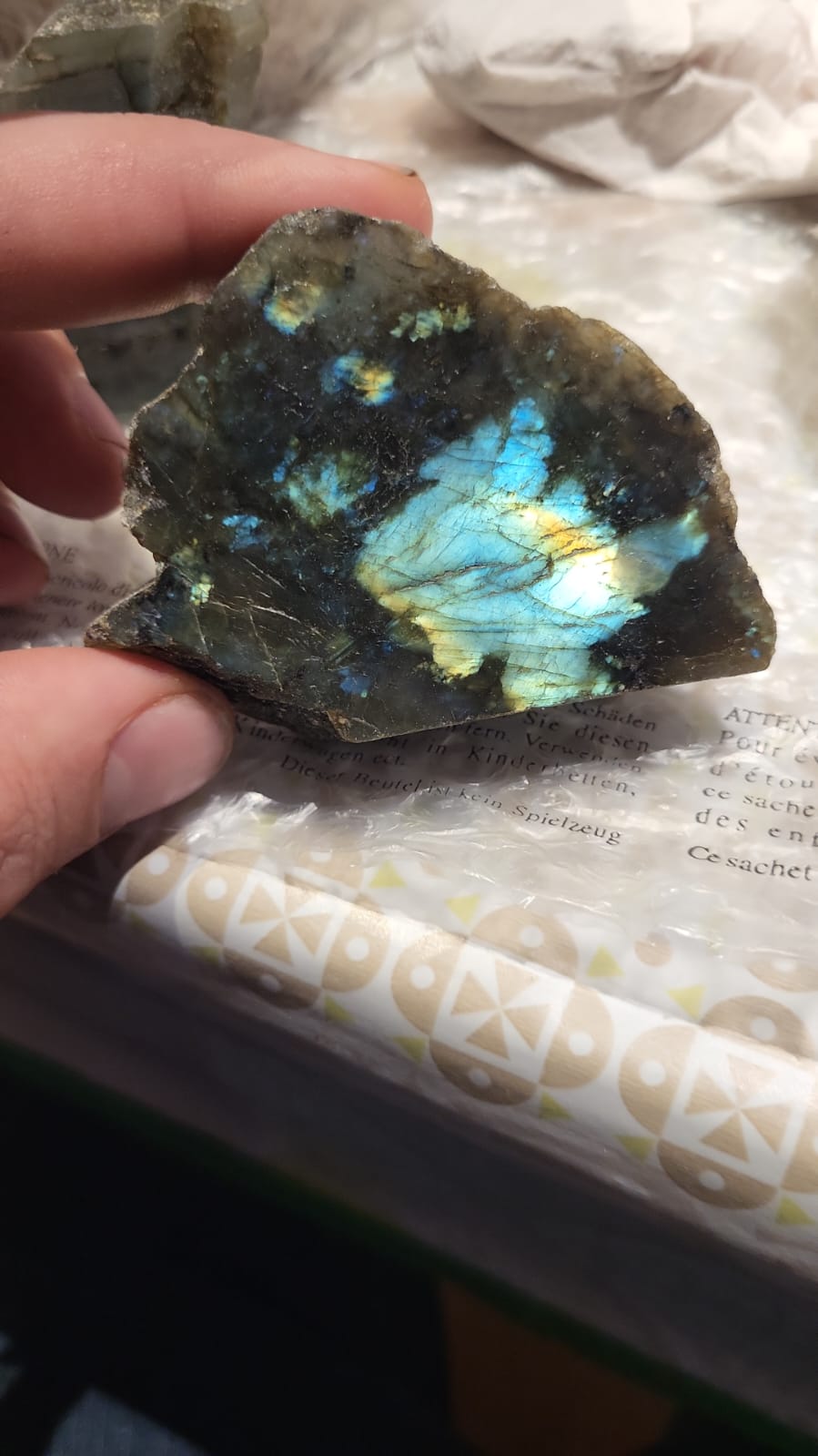 Labradorite grezza