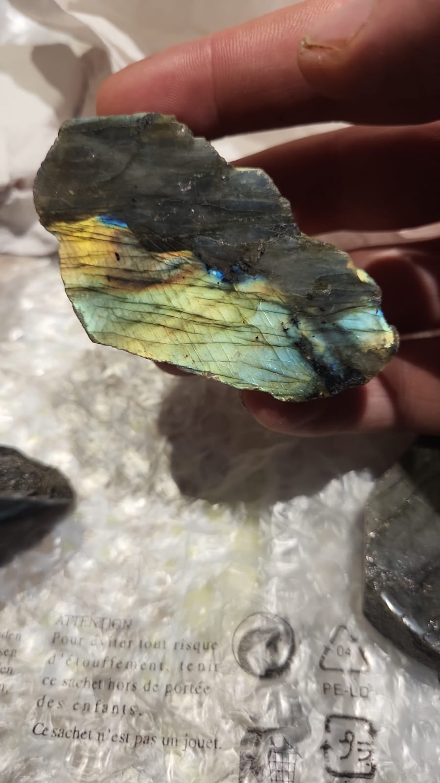 Labradorite grezza