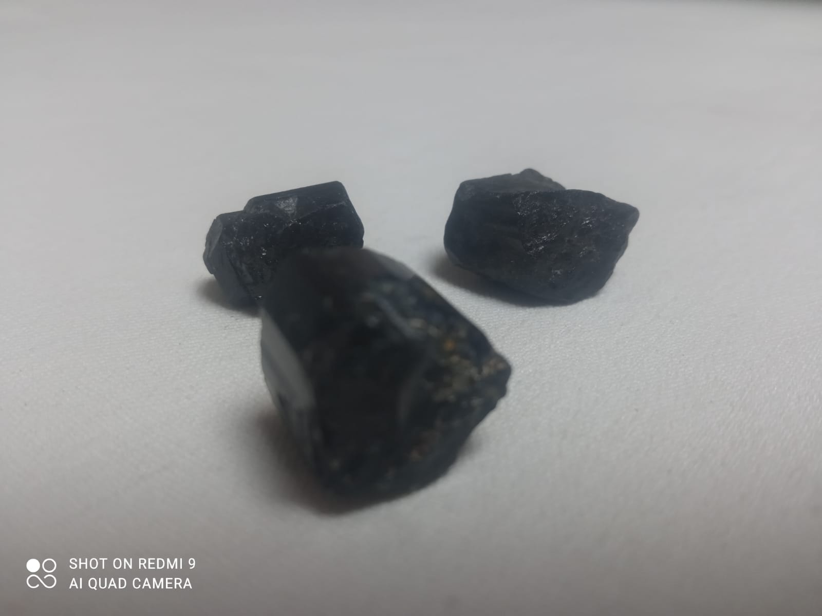 Tormalina nera grezza